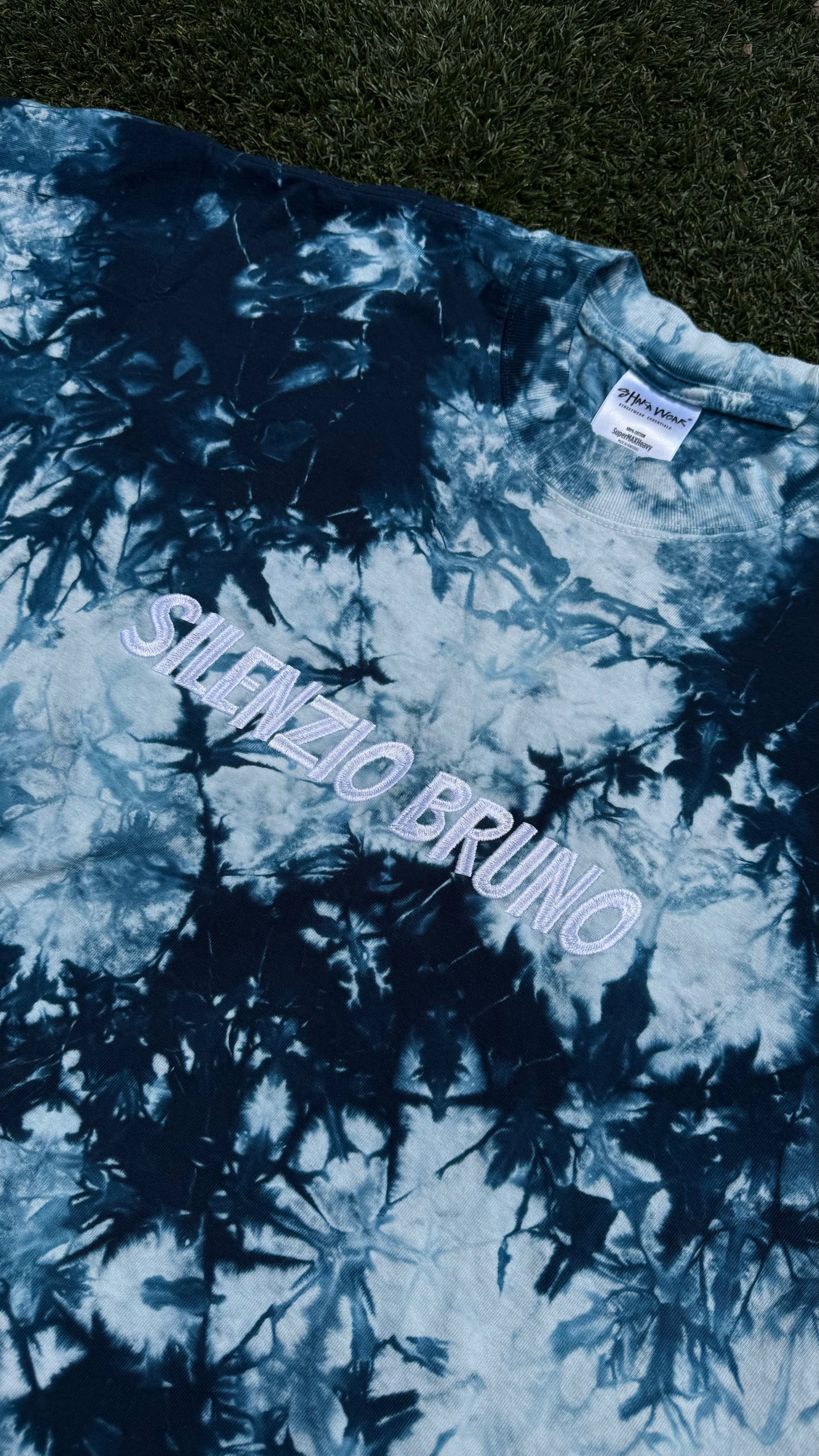 Silenzio Bruno Embroidered Tee