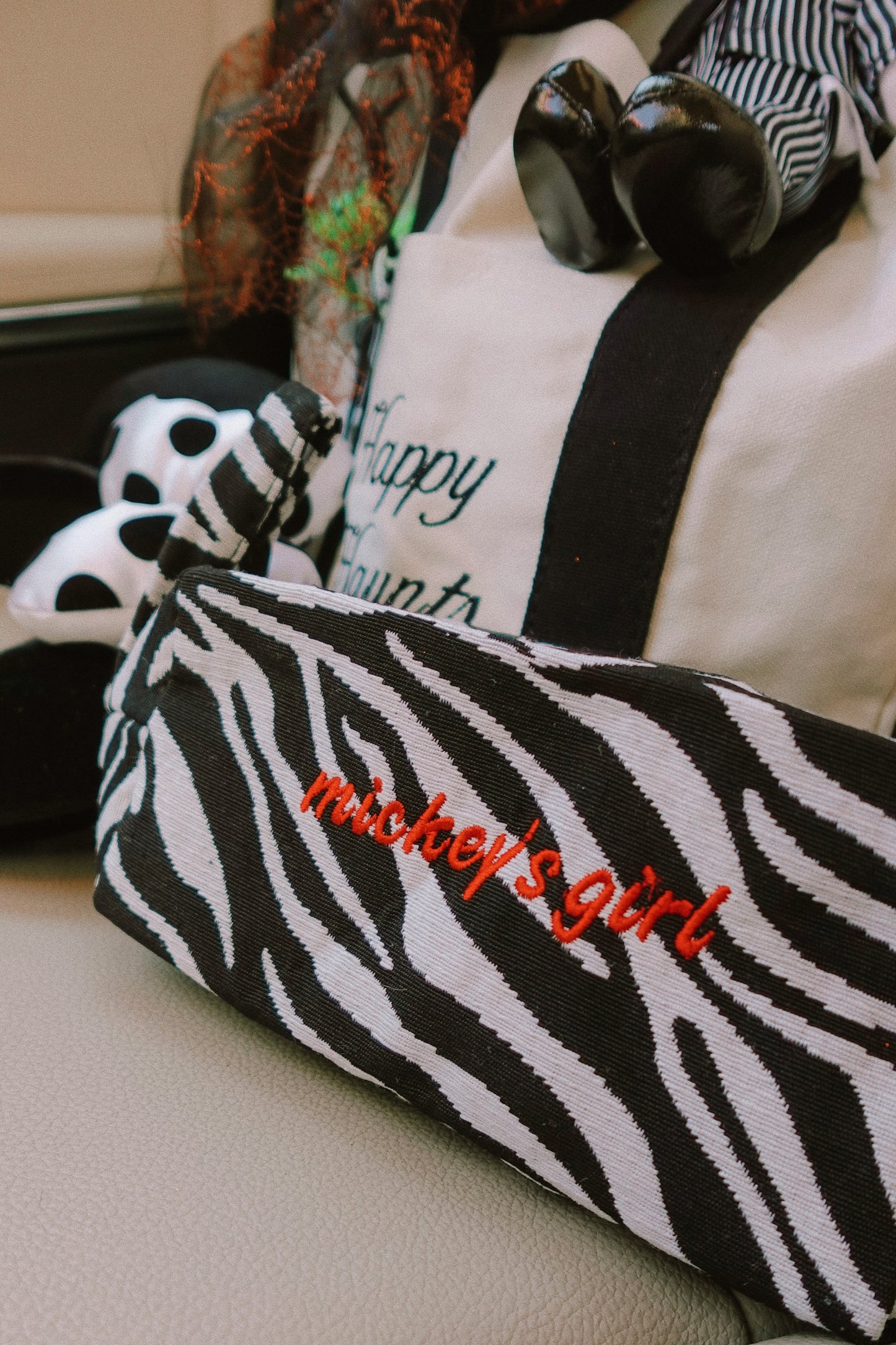 MCKY'S GRL Zebra Pouch